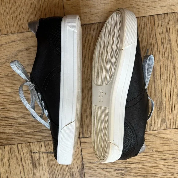 Brand new! Never worn! In the box! Naturalizer 8W - Picture 3 of 5